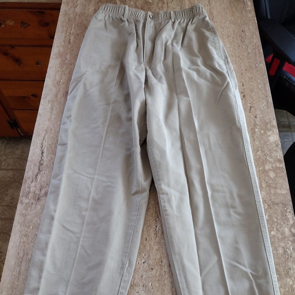 New Condition Women's L.L.Bean Original Perfect Fit 100% Cotton Pants Size M